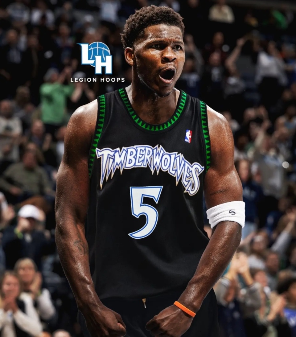 狼的一块砖, 德华兹