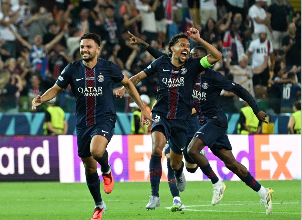 巴黎右路传, 小将拉莫斯, 法国俱乐部