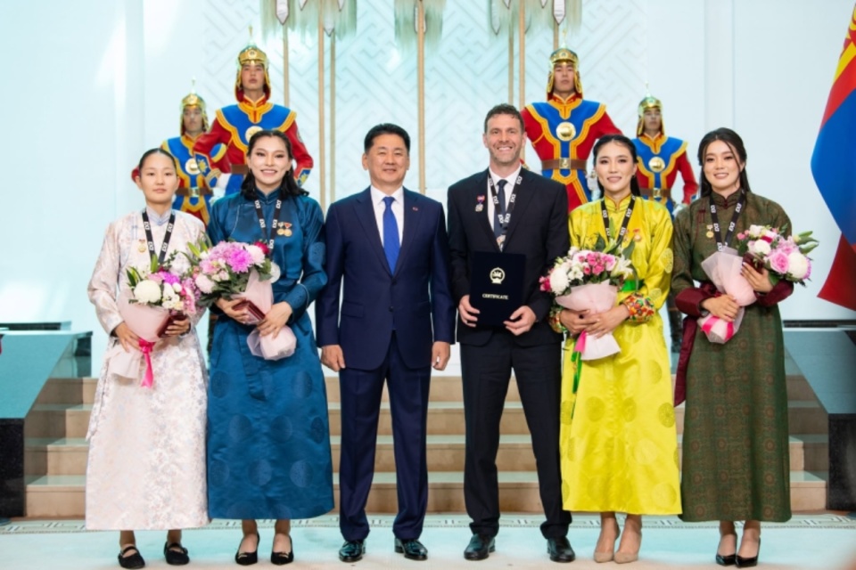 阿伦采采格, 入三人篮球