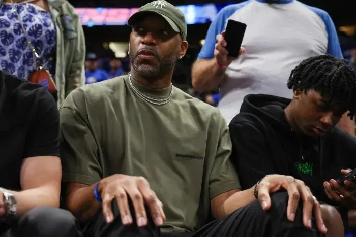 而奥尼尔, 的罗宾, src