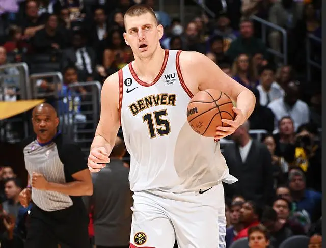 希尔德投中, 在西部半决